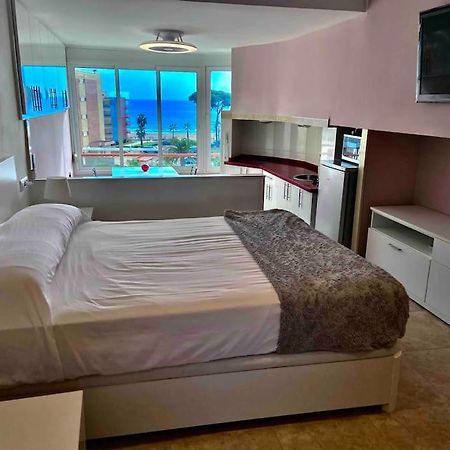 Estudio Con Vistas Al Mar Daire La Pineda Dış mekan fotoğraf